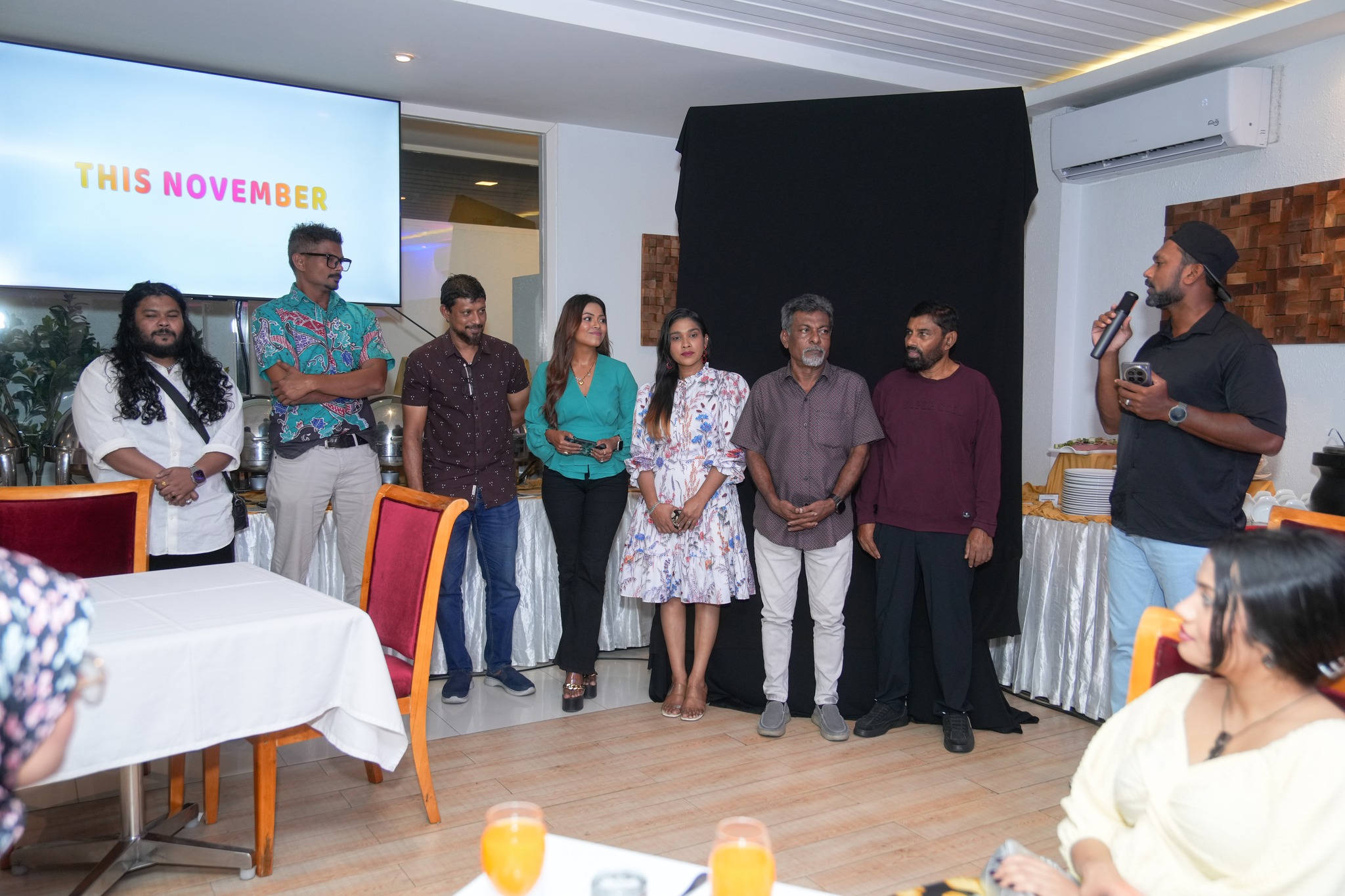 ދިވެހި ކޮމެޑީ ފިލްމު 'ކޮސްގިނަ މިސްޓޭކް'ގެ ޕޯސްޓަރ ޢާންމުކޮށްފި